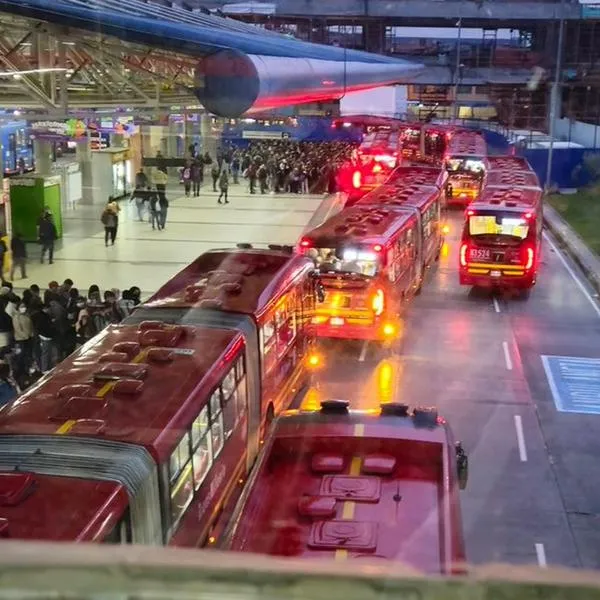 Portal Américas de Transmilenio colapsó en el sur de Bogotá hoy y así va