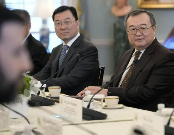 China: las autoridades detienen a un diplomático de primer nivel