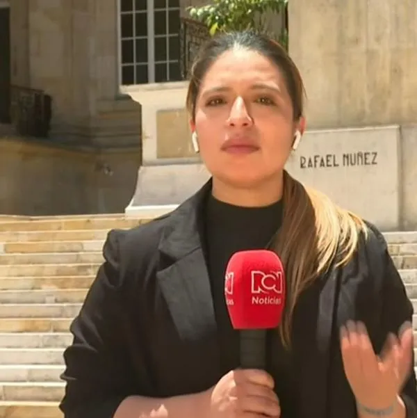 Periodista de RCN rompe en llanto a recordar a Miguel Uribe en vivo