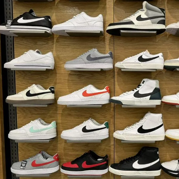 Foto de tenis Nike, en nota de cuál es la tienda más grande de Nike en Colombia, cómo es y qué productos tiene
