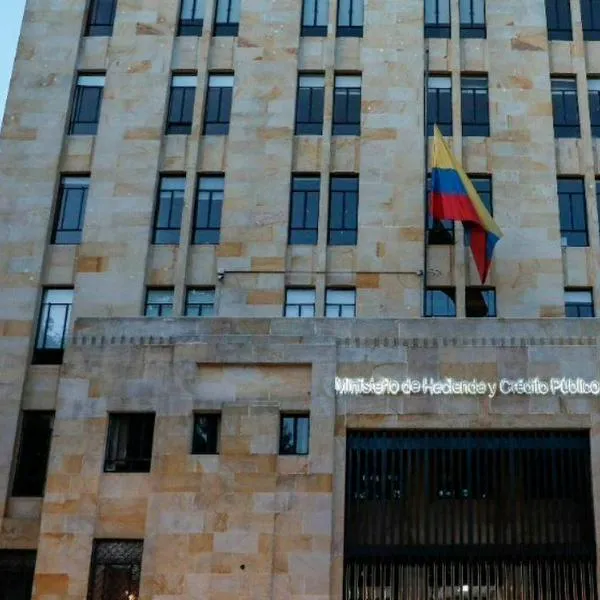 Colombia recompra US$ 2.958 millones en bonos globales y proyecta ahorros fiscales por US$ 163 millones en dos años