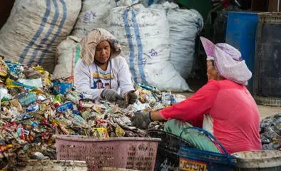 ¿Por qué el reciclaje por sí solo basta para acabar con la contaminación plástica?