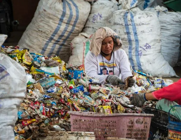 ¿Por qué el reciclaje por sí solo basta para acabar con la contaminación plástica?
