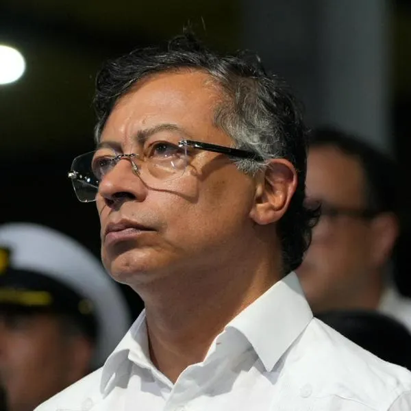 Critican a Petro por condolencias a exguerrillero del M-19 y no a Miguel Uribe