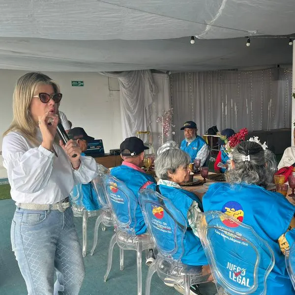 Lotería de Cundinamarca llegó a Barbosa Santander y entregó incentivos a sus loteros