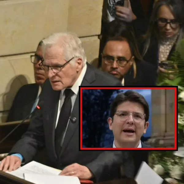 Miguel Uribe Londoño, en las honras fúnebres de su hijo Miguel Uribe 