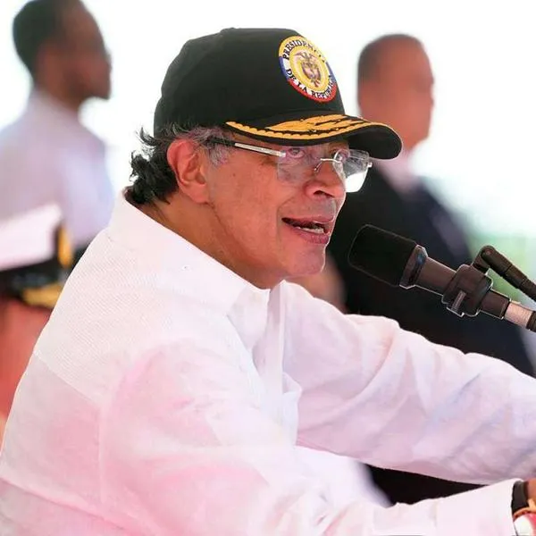 Foto de Gustavo Petro, en nota de que Gustavo Petro dio anuncio, respondió ante gritos de fuera y habló de reelección