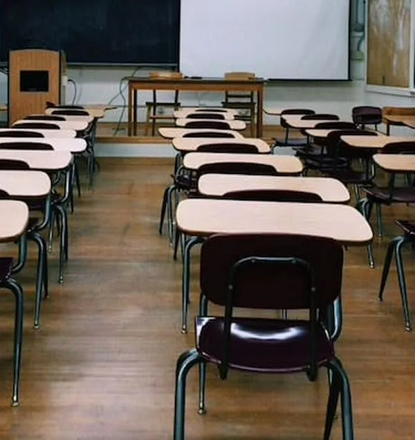 Secretaría de Educación Municipal lanza alerta sobre colegios que entregan diplomas ilegales 