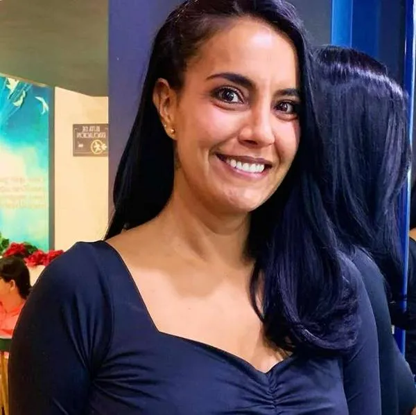 Foto de Alejandra Gómez, en nota de quién es esposo de expresentadora Alejandra Gómez, periodista de Caracol y RCN