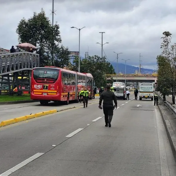 Motociclista murió en accidente frente a El Campín: chocó con un Transmilenio