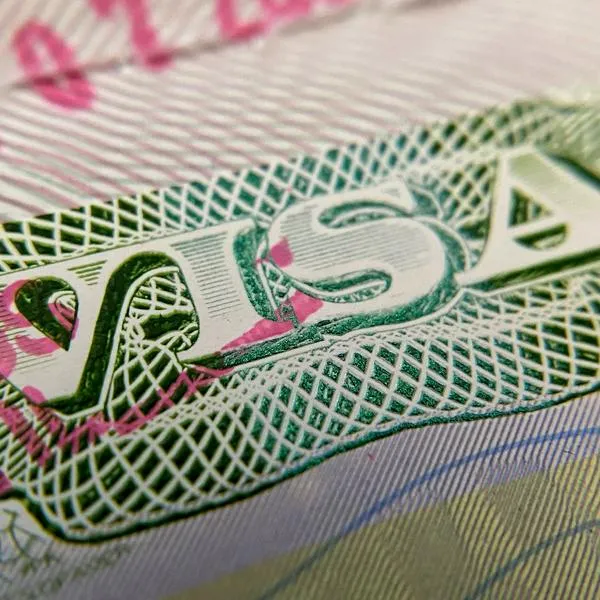 Tiempos de espera para 'green card' laboral en EE. UU. de migrantes va en 3 años