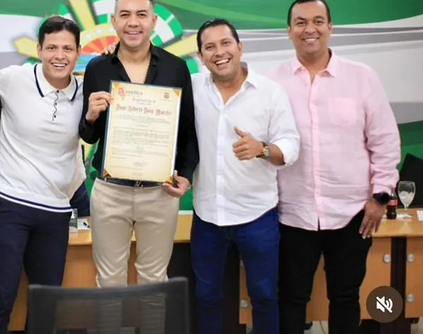Diego Daza recibe reconocimiento en la Asamblea del Cesar por su aporte al vallenato 