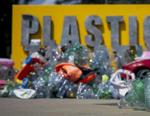 Ginebra: fracasan las negociaciones para forjar un tratado sobre la contaminación plástica
