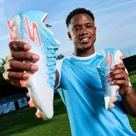 Los nuevos guayos Skechers que prometen control total en la cancha