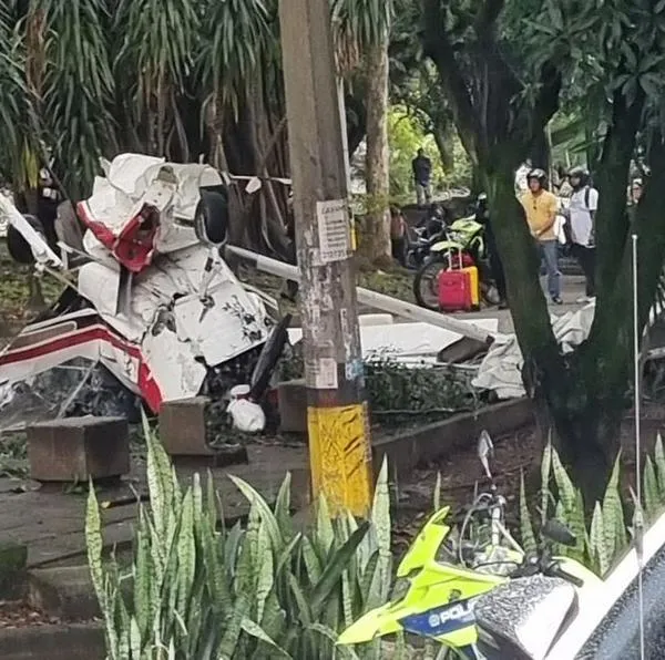 Accidente de avioneta cerca de estadio Atanasio Girardot este viernes 15 de agosto: aparecen primeros videos de la caída de la aeronave. 