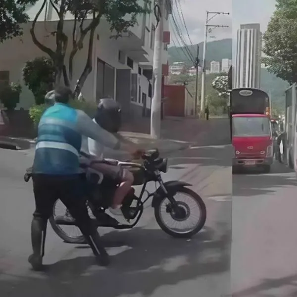 Bucaramanga: policía de tránsito provocó accidente y tumbó a una moto