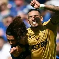 Daniel Muñoz se llevó dura patada en partido contra Chelsea y hubo preocupación
