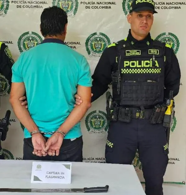 En medio del consumo de licor, un sujeto atacó a otro a machete y le causó graves lesiones