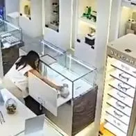 Imágenes del atraco a una joyería cerca de la casa del alcalde de Barranquilla, Álex Char