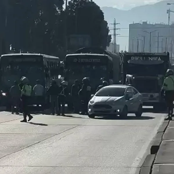 Autopista Sur en Bogotá está paralizada por manifestaciones hoy en la zona