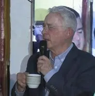 Álvaro Uribe Vélez, en Sabaneta (Antioquia)