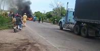 Bloqueo en la vía a Barranquilla a la altura de Bosconia por falta de agua en el municipio en su 67 aniversario