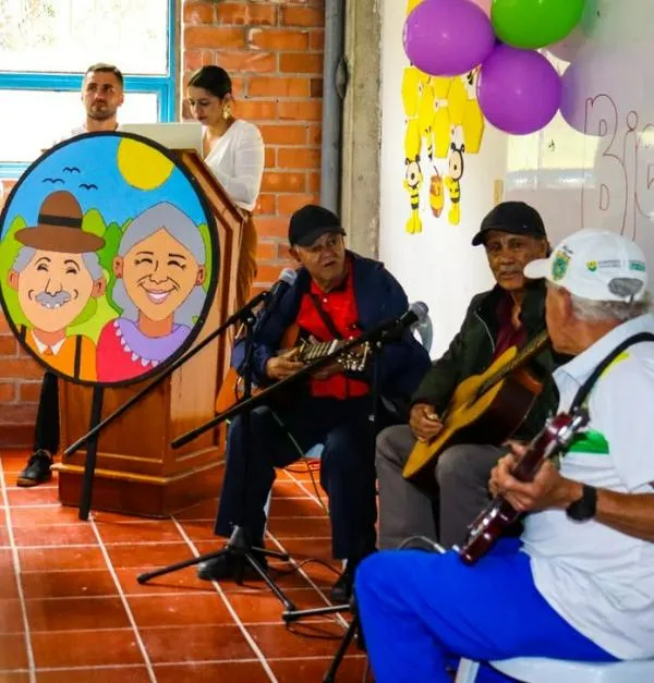 Diferencias políticas saltan a la mesa tras el cierre de comedor comunitario en un municipio de Caldas 