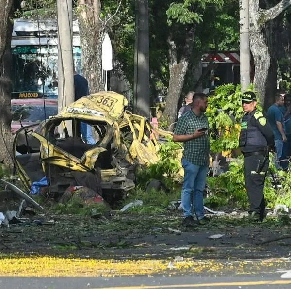 Entregan balance del atentado a las base aérea de Cali: 5 muertos y 42 heridos por explosión de carro bomba en la Marco Fidel Suárez.