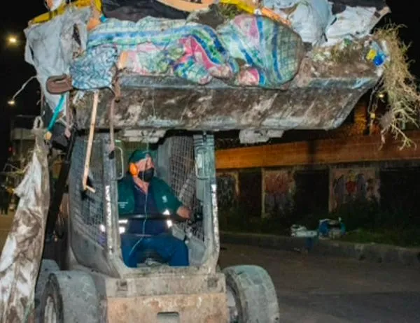 Operativo en Usaquén deja 8 cambuches desmontados y 8 toneladas de residuos 