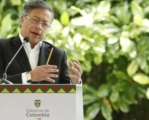 Petro pide frente común en Suramérica contra el "enemigo de la Amazonía", el narcotráfico