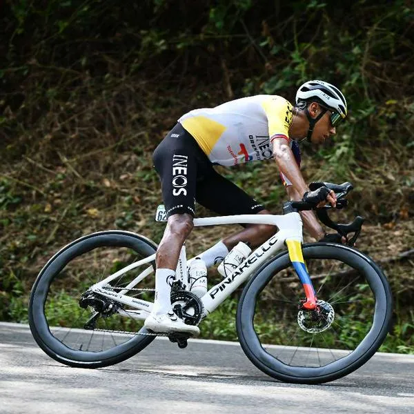 Foto de Egan Bernal, en nota de Egan Bernal en Vuelta a España 2025 etapa 2 se destaca en clasificación general