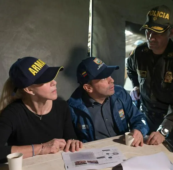 Alejandro Eder, alcalde de Cali, y Dilian Francisca Toro, gobernadora del Valle, estarían en riesgo de sufrir un atentado, según Semana.