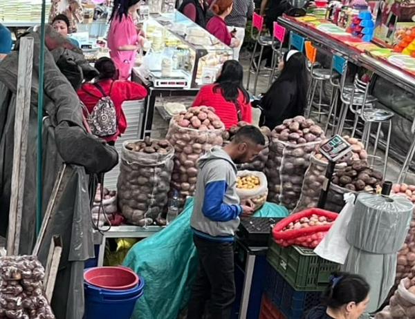 Bogotá abre espacios de diálogo en 6 Plazas Distritales de Mercado 