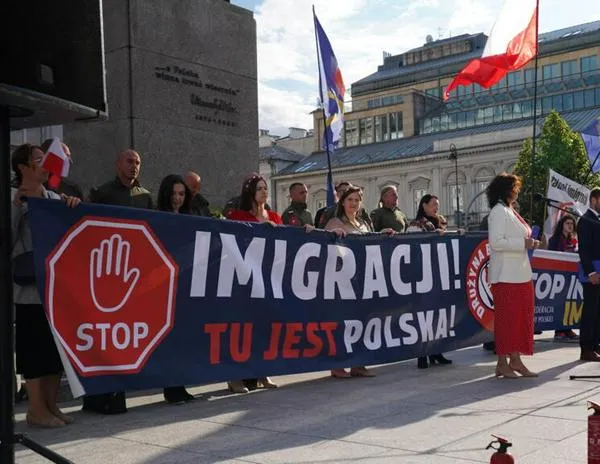Polonia: manifestación en Varsovia contra el pacto migratorio europeo y la afluencia de migrantes