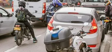 Alta congestión en avenida Caracas con calle 72, genera retrasos en TransMilenio 