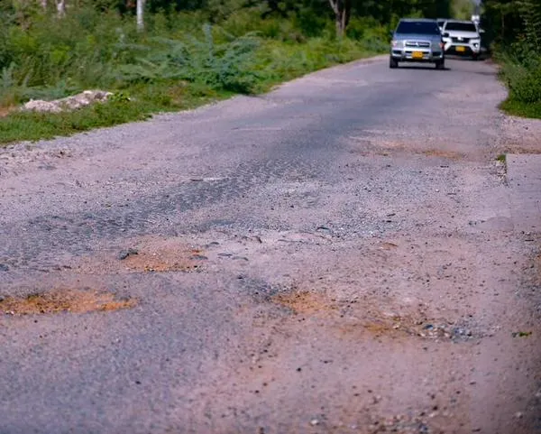 Vía “peligrosa” en Valledupar será renovada: inician obras en carretera rural que conecta Los Corazones con Badillo
