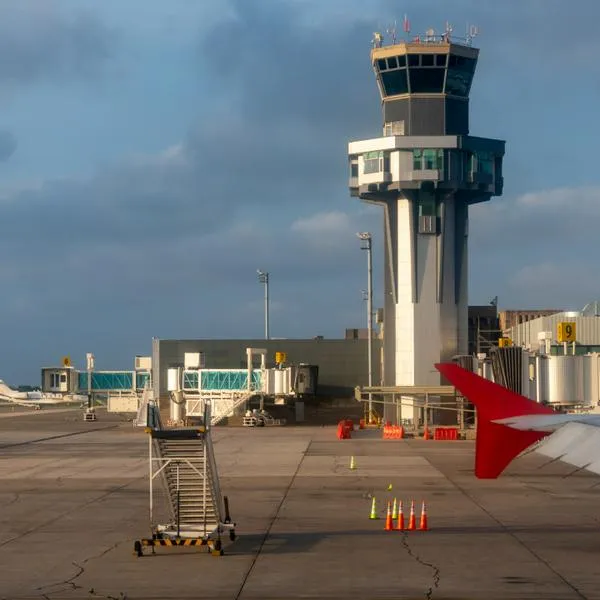 Avión que iba a Miami aterrizó de emergencia en Barranquilla: pasajera murió