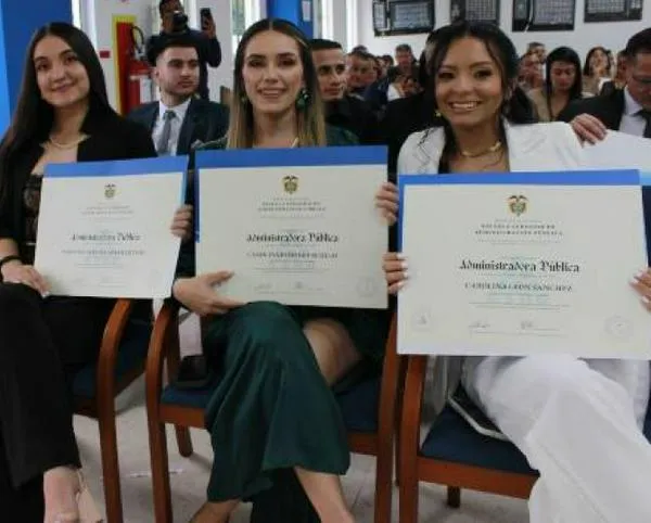 Los 49 lo consiguieron: son nuevos profesionales y especialistas con esta universidad que llega a municipios d