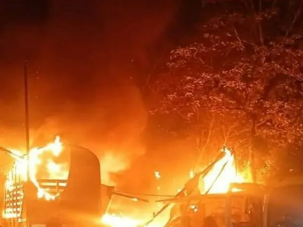 Incendio en parqueadero del Eje Cafetero dejó $500 millones en pérdidas y 22 vehículos afectados