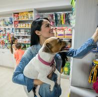 Cuánto dinero gastan los colombianos con mascotas al mes. Entre 100.000 y 300.000 pesos oscila el precio en el país. 