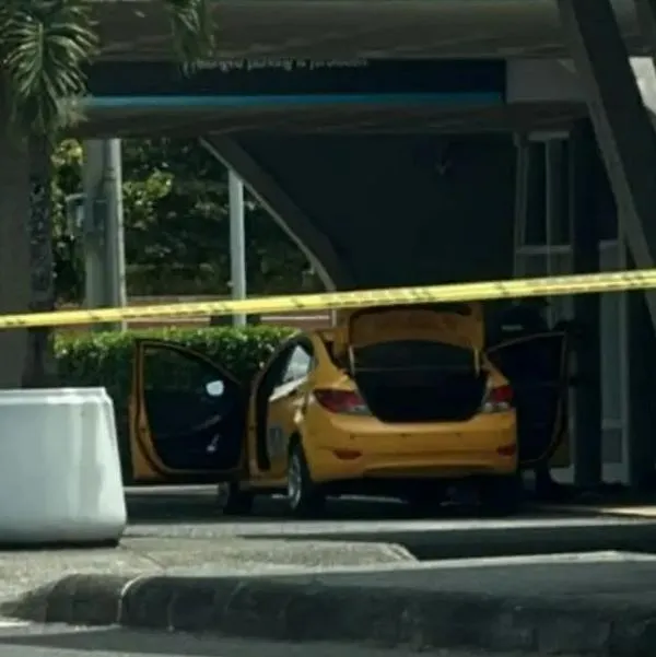 Entrada del aeropuerto Olaya Herrera de Medellín, donde encontraron una maleta abandonada de la DEA