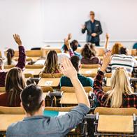 Estudiantes universitarios, en nota sobre la carrera que no tendrá admisiones en Los Andes