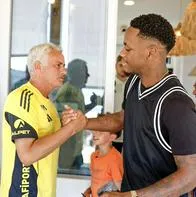 Fenerbahce, de Jhon Jáder Durán, despidió al entrenador José Mourinho; por qué