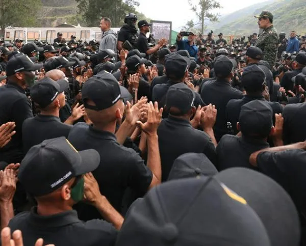 Maduro agradece al presidente de Colombia, Gustavo Petro, por ordenar un despliegue militar en la frontera