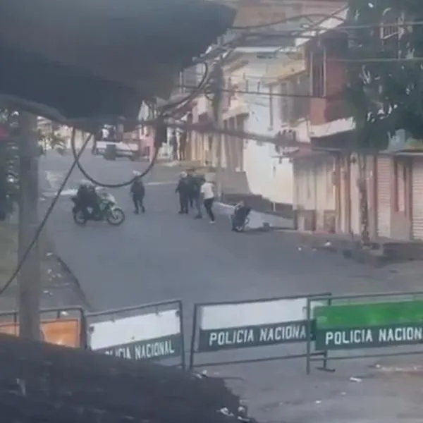 Ataque con drones explosivos golpeó la estación de El Bordo, en el municipio de Patía (Cauca), dejando un saldo de tres uniformados heridos.