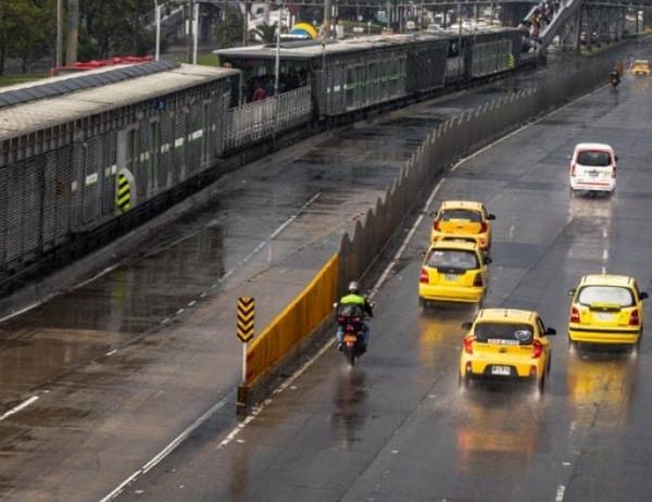 ¿Cómo opera el pico y placa para taxis durante septiembre en Bogotá? 