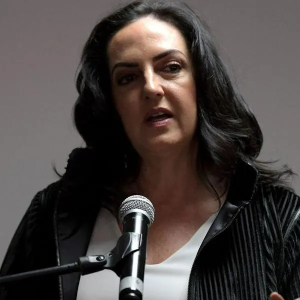 María Fernanda Cabal señaló a Gustavo Petro de incumplir promesa con reforma tributaria que afecta a todos los colombianos y no solo a 4.000.