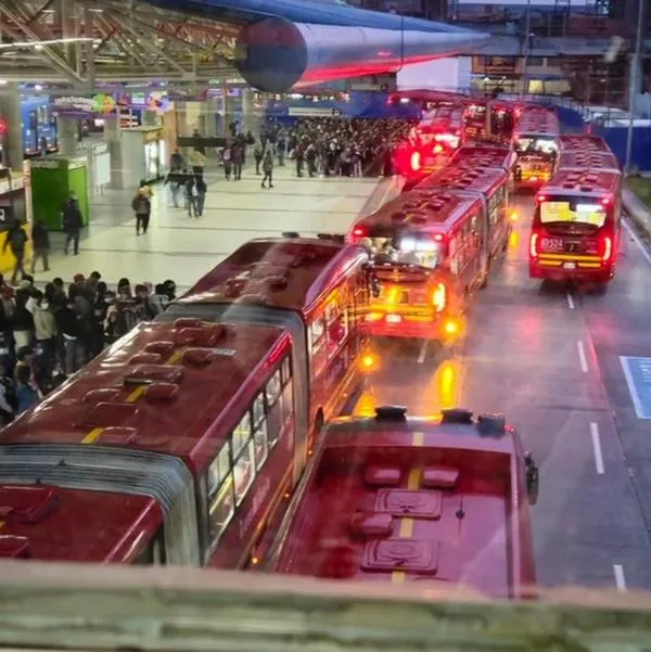 Transmilenio hoy: trancón y demoras en Portal Américas por problemas en semáforo
