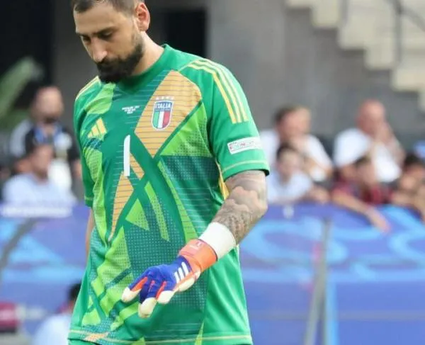 El portero Gianluigi Donnarumma llega al Manchester City por 30 millones de euros: Éderson va al Fenerbahçe