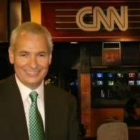 Murió Alberto Padilla, reconocido periodista rostro de CNN en Español: se sintió mal en fiesta con amigos y se desvaneció. Cubría fuente de economía. 
